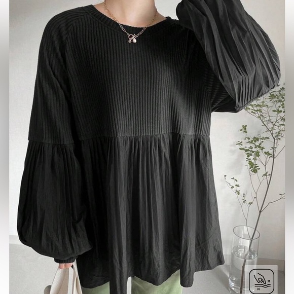 Tops - Black Pleated Relaxed Blouse with Long Sleeves